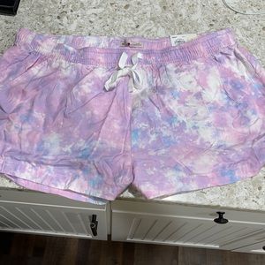 Low rise soft shortie 2.5 inseam soft